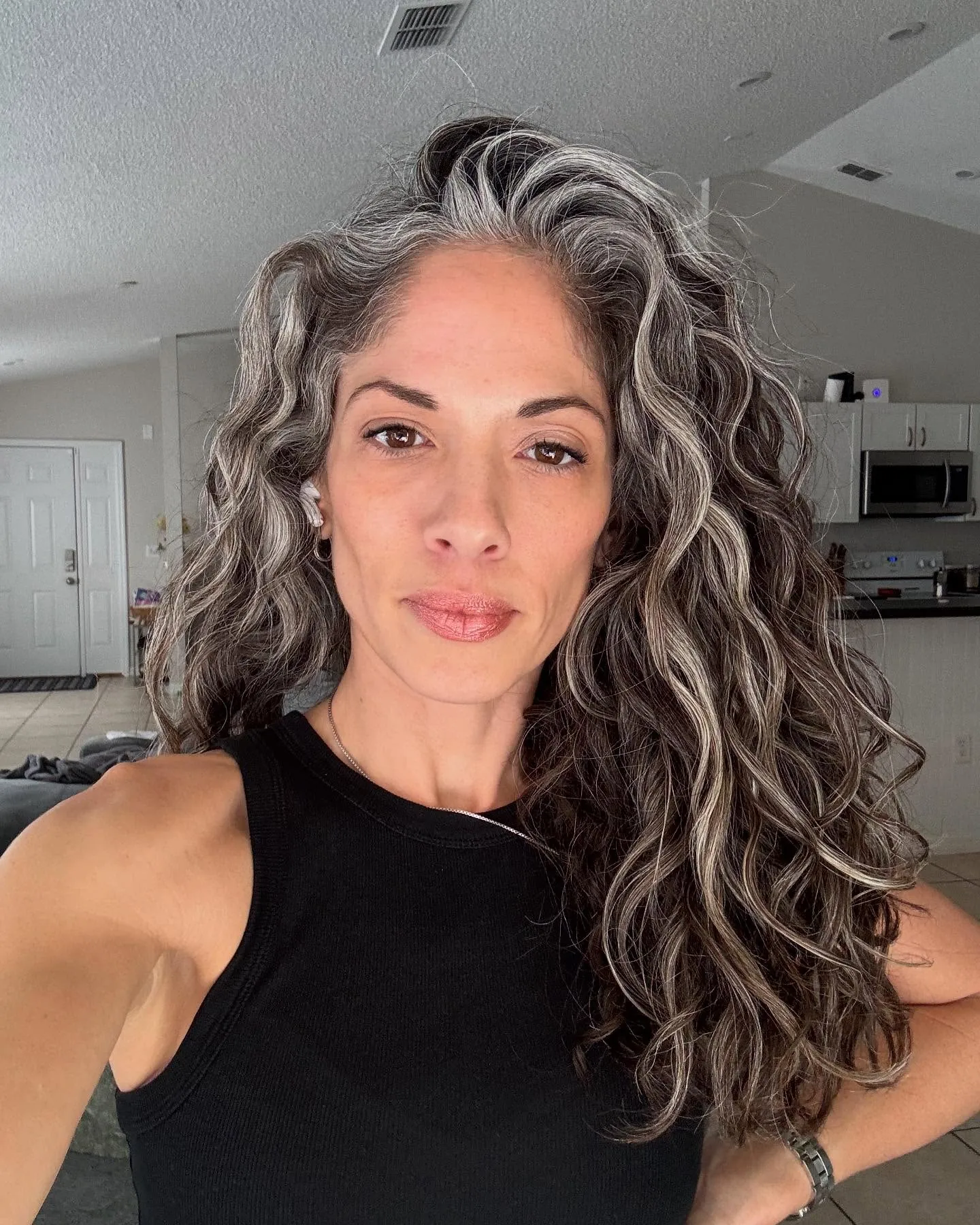 thick-hair-over-50