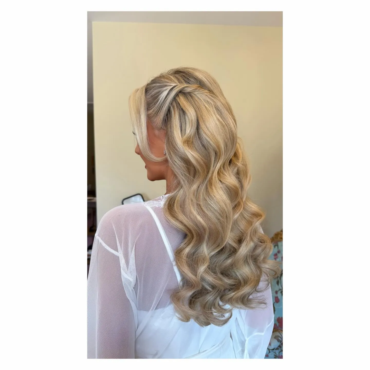 Wavy Floral Wedding Style
