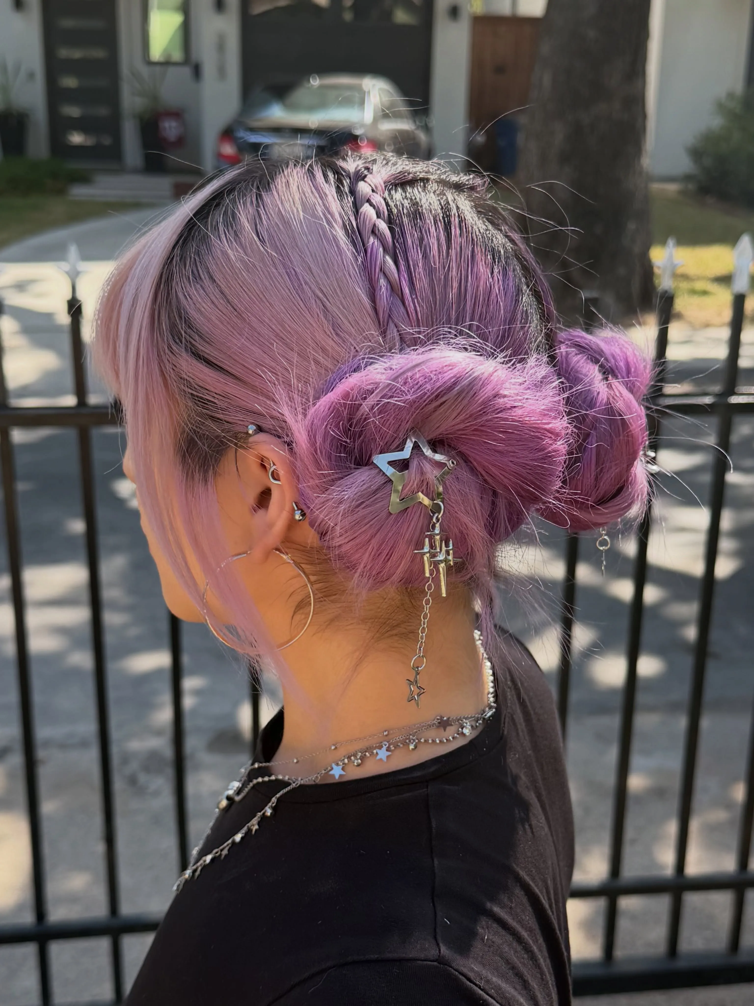 star clip buns Y2K hairstyle