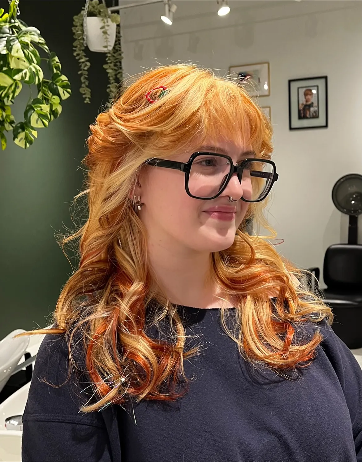 layered blowout Y2K hairstyle