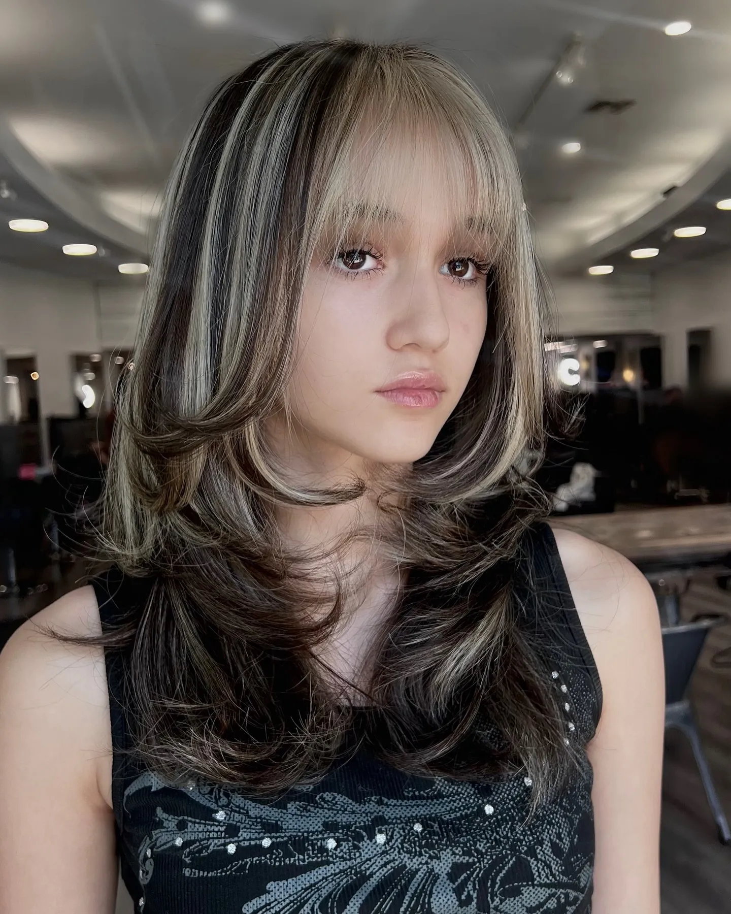 chunky stripe blowout Y2K hairstyle