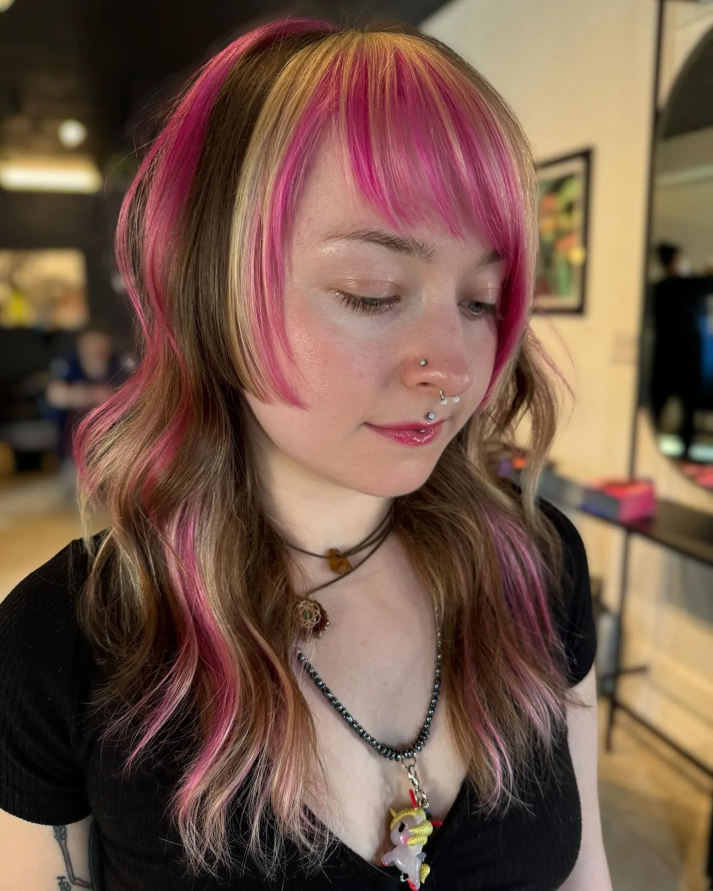 pink money pieces Y2K hairstyle
