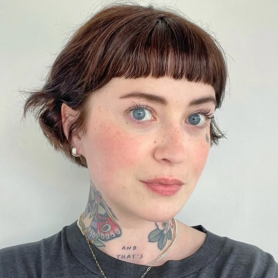 micro fringe buns Y2K hairstyle